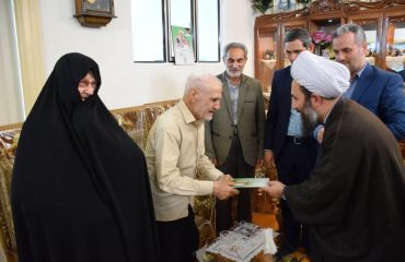 دیدار امام جمعه شهرستان خوی با خانواده معظم پاسدار شهید مرتضی مرادخانی