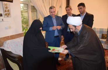 دیدار امام جمعه شهرستان خوی با خانواده معظم سردار شهید پاسدار علی حاجی حسینلو