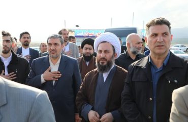 حضور امام جمعه شهرستان خوی در مراسم اهتزاز پرچم امام رضا(ع) در مزار شهدای گمنام خوی