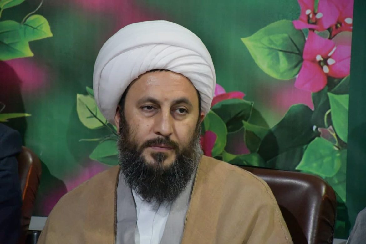 حجت الاسلام والمسلمین قاسم خانی، امام جمعه شهرستان خوی، در مراسم جشن بزرگ عید سعید قربان که در پارک حافظ منطقه کامران برگزار شد، حضور یافت.