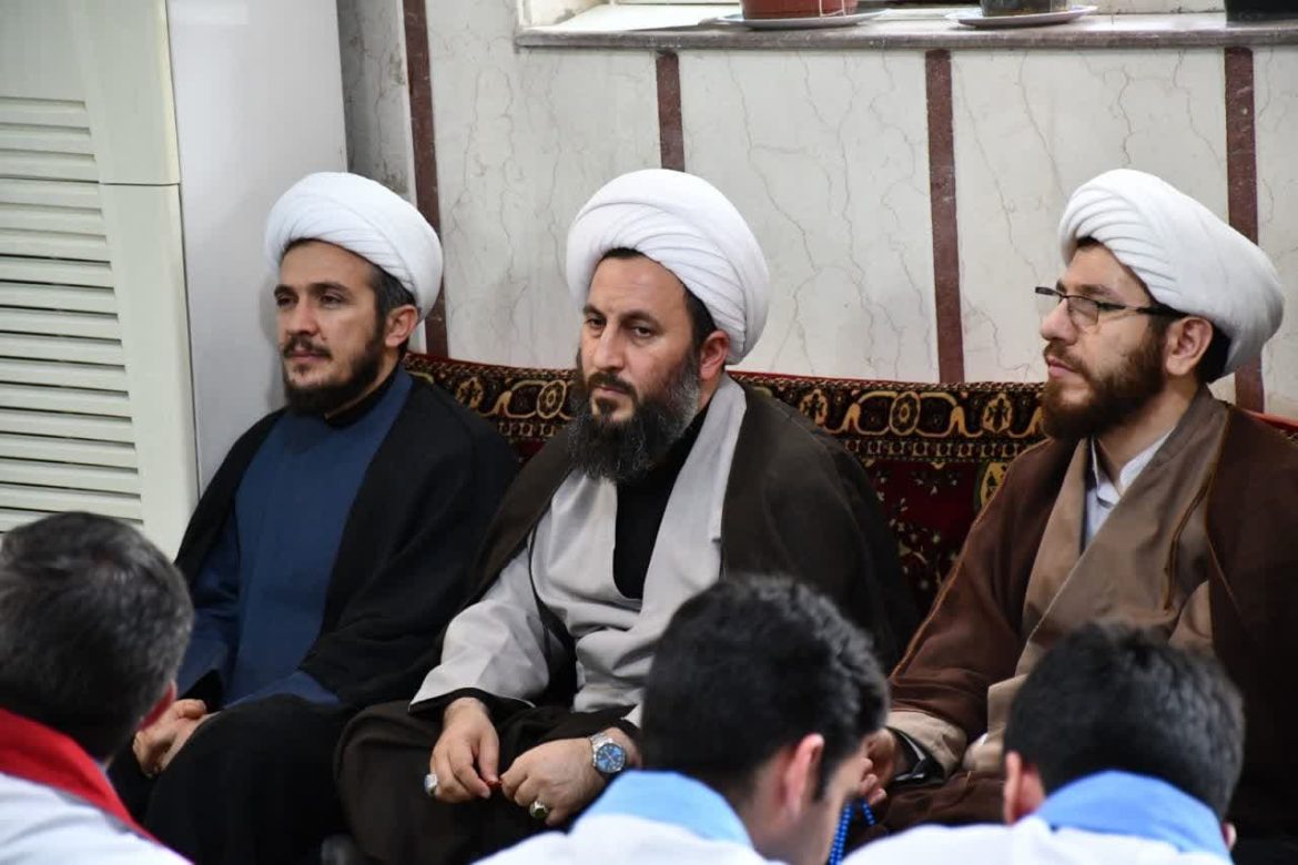 حضور امام جمعه شهرستان خوی در مراسم بزرگداشت سالروز ارتحال حضرت امام خمینی (ره) در بقعه متبرکه شیخ نوایی (ره)