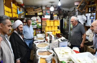 بازدید امام جمعه شهرستان خوی از تعدادی اصناف شهرستان بمناسبت روز اصناف