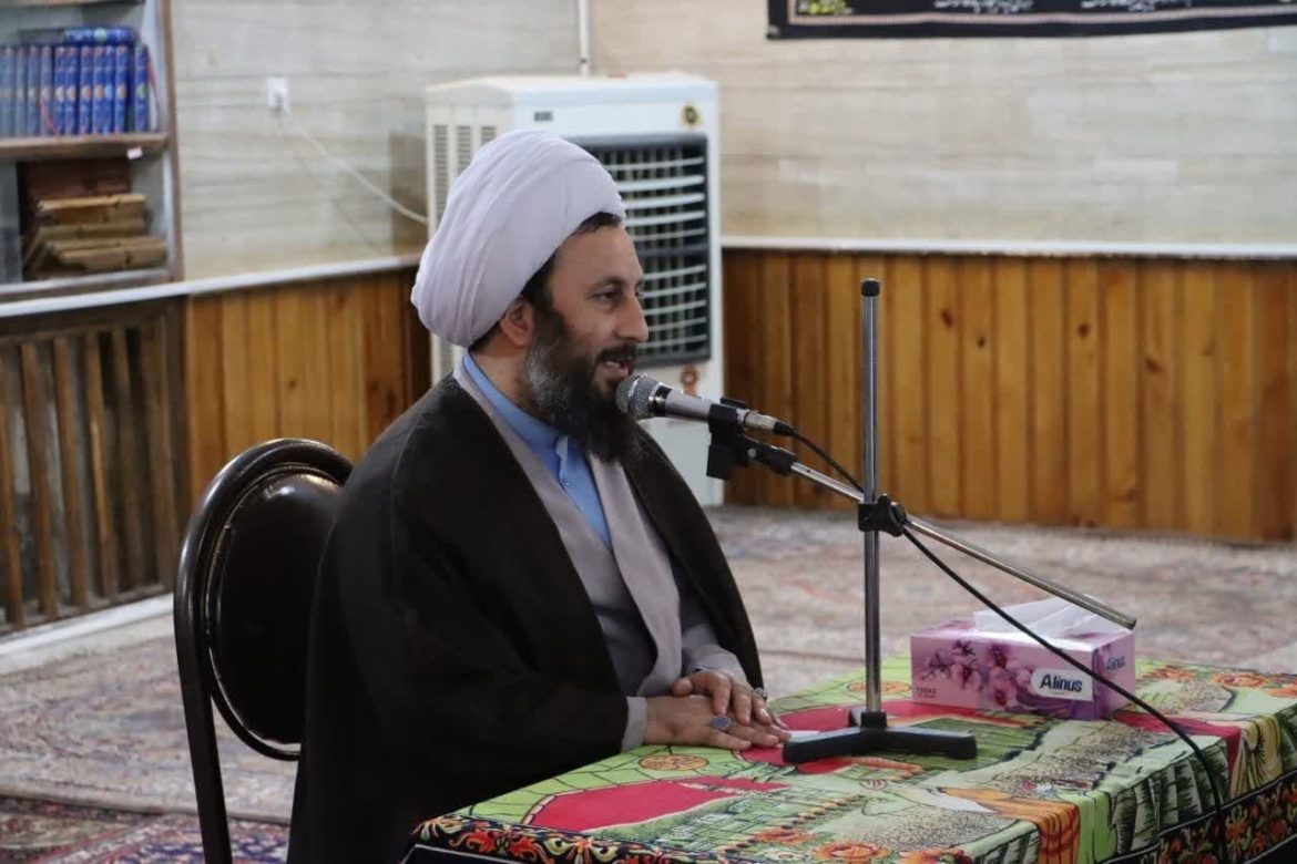 حضور و سخنرانی امام جمعه شهرستان خوی در همایش عاشورائیان و اعلان عزای سید و سالار شهیدان اباعبدالله الحسین(ع) در مسجد ولیعصر(عج) فیرورق