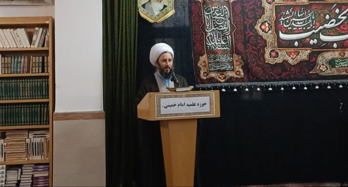 همایش طلایه داران تبلیغ در آستانه ماه محرم با حضور امام جمعه شهرستان خوی در حوزه علمیه امام خمینی (ره)