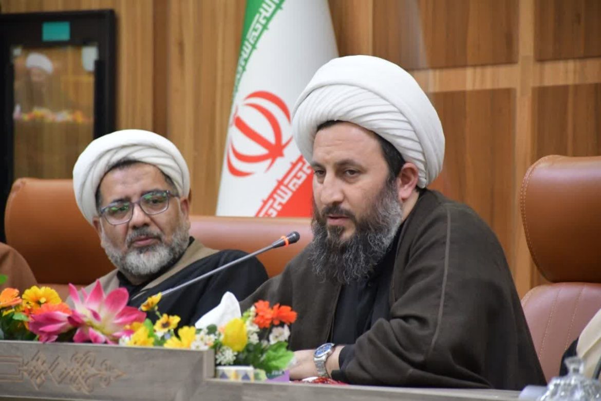 حضور و سخنرانی امام جمعه شهرستان خوی در همایش مسئولان و دبیران شورای امر به معروف و نهی از منکر ادارات و نهاد های حاکمیتی شهرستان خوی در سالن شهید برگزینی