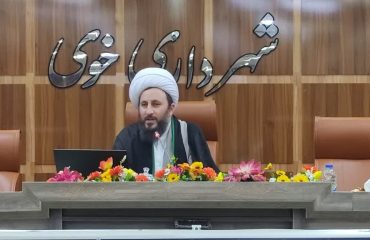 حضور امام جمعه شهرستان خوی در نشست مادحین و ستایشگران اهل بیت (ع) خوی با عنوان «رسم نوکری» در سالن شهید برگزینی شهرداری خوی