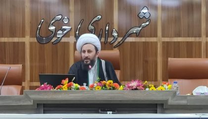 حضور امام جمعه شهرستان خوی در نشست مادحین و ستایشگران اهل بیت (ع) خوی با عنوان «رسم نوکری» در سالن شهید برگزینی شهرداری خوی
