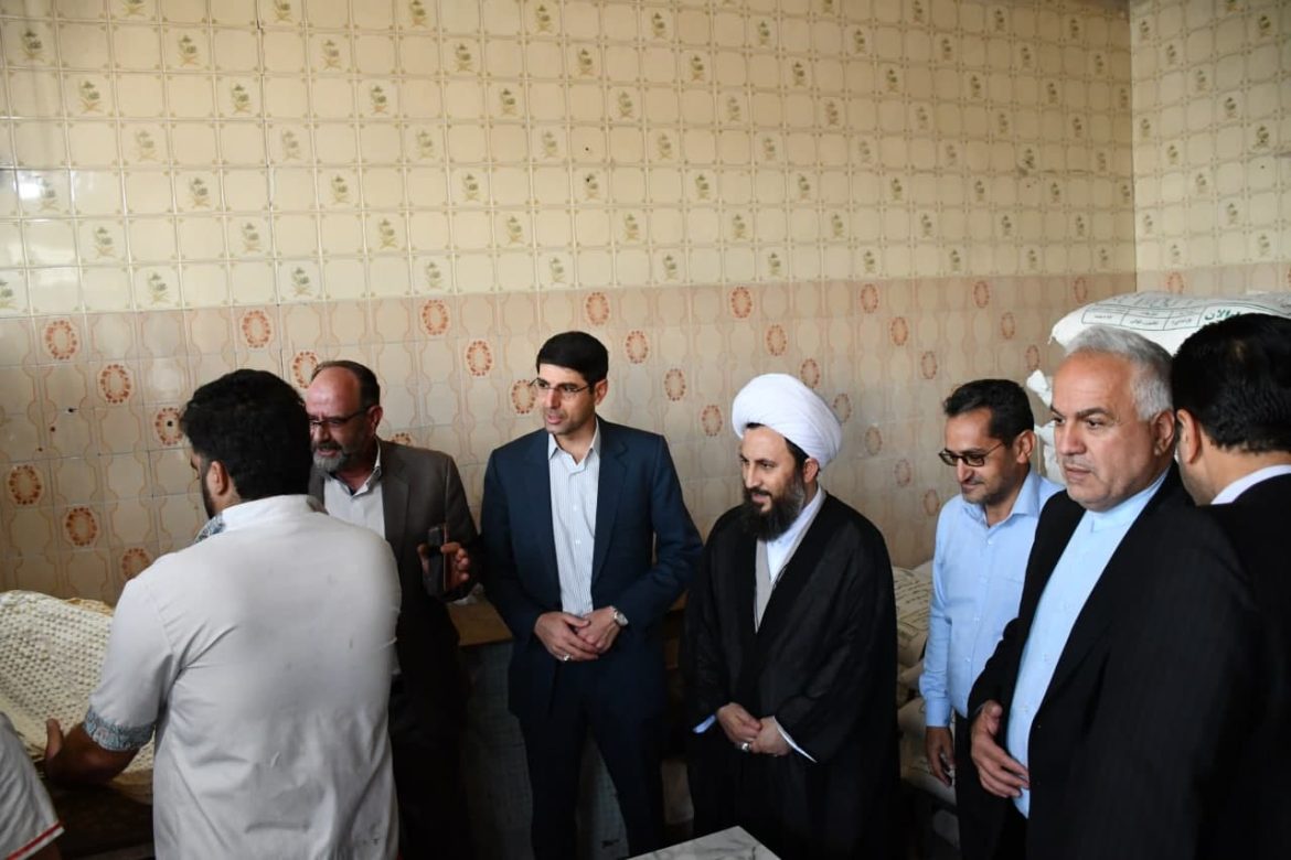 بازدید امام جمعه شهرستان خوی از نانوایی‌های سطح شهر