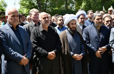 حضور امام جمعه شهرستان خوی در مراسم تدفین پیکر شهید محسن آین در گلزار شهدای خوی