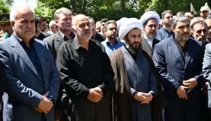 حضور امام جمعه شهرستان خوی در مراسم تدفین پیکر شهید محسن آین در گلزار شهدای خوی