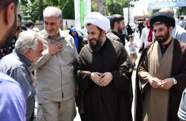 حضور امام جمعه شهرستان خوی تجمع حماسی مردم شریف شهرستان خوی در روز عید غدیر در خیابان مصلی