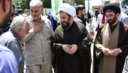 حضور امام جمعه شهرستان خوی تجمع حماسی مردم شریف شهرستان خوی در روز عید غدیر در خیابان مصلی
