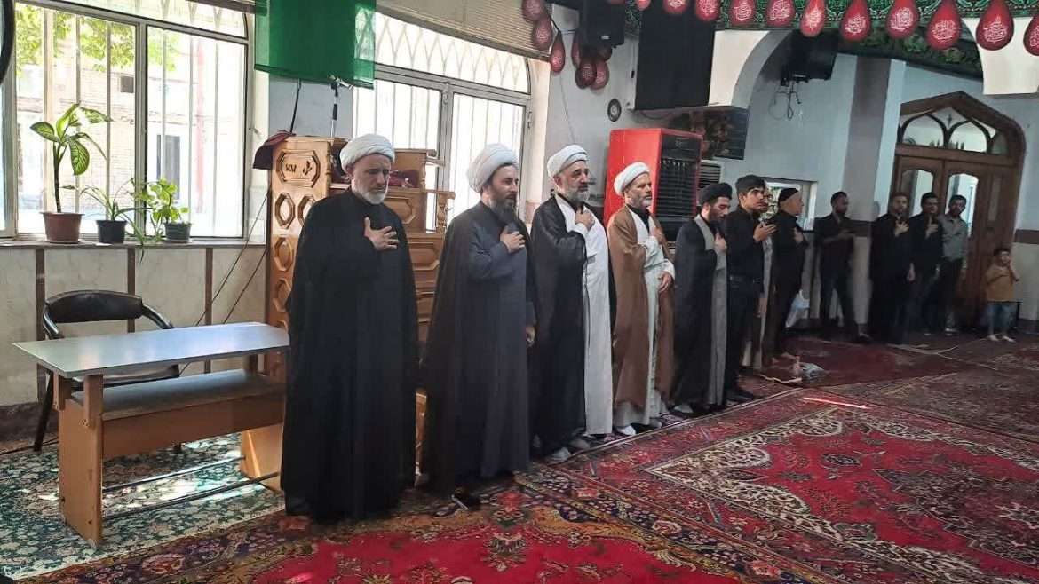 حضور امام جمعه شهرستان خوی در مراسم عزاداری و سخنرانی بمناسبت سالروز شهادت امام رضا (علیه السّلام) در بقعه متبرکه شیخ نوایی