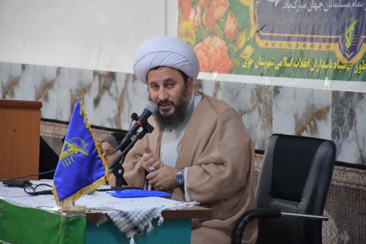 حضور و سخنرانی حجت‌الاسلام والمسلمین قاسم خانی، امام جمعه شهرستان خوی در مراسم گرامیداشت هفته وحدت در روستای مخین بخش قطور