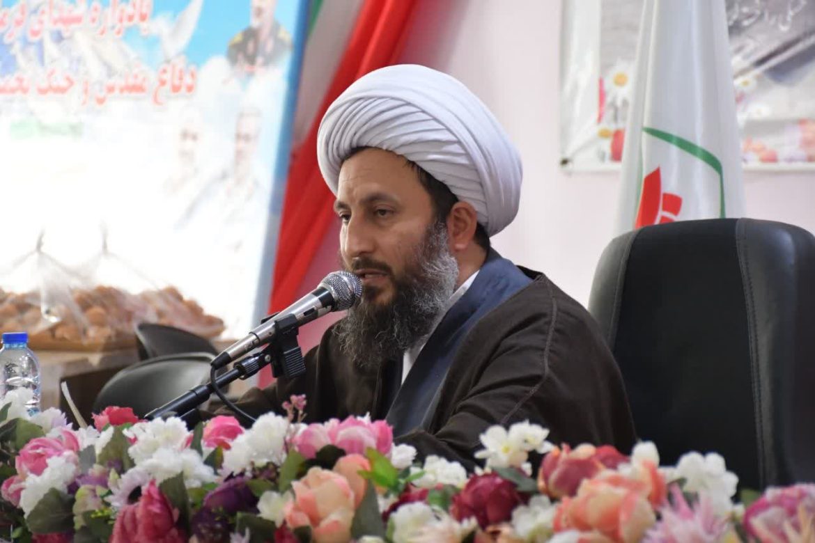 سخنرانی امام جمعه شهرستان خوی در یادواره شهدای فرماندهان دفاع مقدس و جنگ تحمیلی ۱۲ روزه در آموزشگاه شاهد تربیت آموزش وپرورش شهرستان خوی