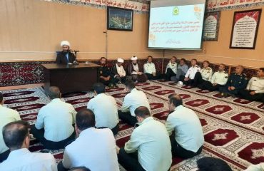 جلسه اخلاق و نشست اعتقادی و معنوی در ستاد فرماندهی نیروی انتظامی با سخنرانی امام جمعه شهرستان خوی
