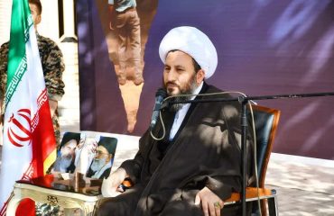افتتاح نمایشگاه‌ پایگاه های اسوه سپاه خوی با حضور امام جمعه شهرستان خوی 🔹 مراسم افتتاحیه نمایشگاه‌ پایگاه های اسوه سپاه شهرستان خوی، صبح امروز با حضور حجت الاسلام والمسلمین قاسم‌خانی امام جمعه شهرستان خوی، سردار آقائی فرمانده سپاه پاسداران انقلاب اسلامی خوی ،مهندس نصرالله پور شهردار خوی و جمعی از مسئولین شهرستانی در محوطه روبروی پارک بانوان افتتاح شد.