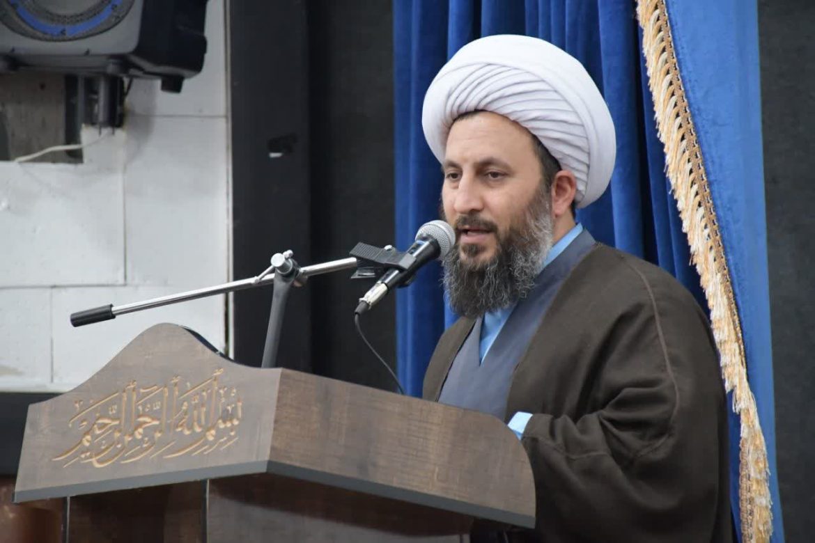 حضور امام جمعه شهرستان خوی در مراسم تجلیل از ۱۵۰ حافظ خردسال دارالقرآن بسیج سپاه خوی