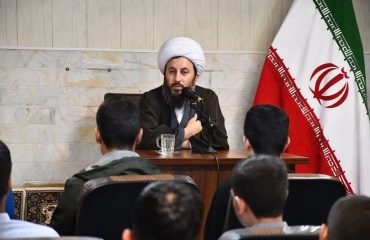 دیدار جمعی از دانش‌آموزان اتحادیه انجمن‌های اسلامی شهرستان خوی با امام جمعه شهرستان خوی