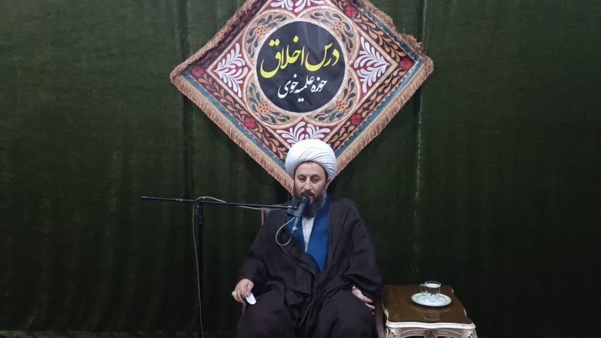 درس اخلاق به بیان امام جمعه شهرستان خوی در حوزه علمیه امام خمینی (ره)