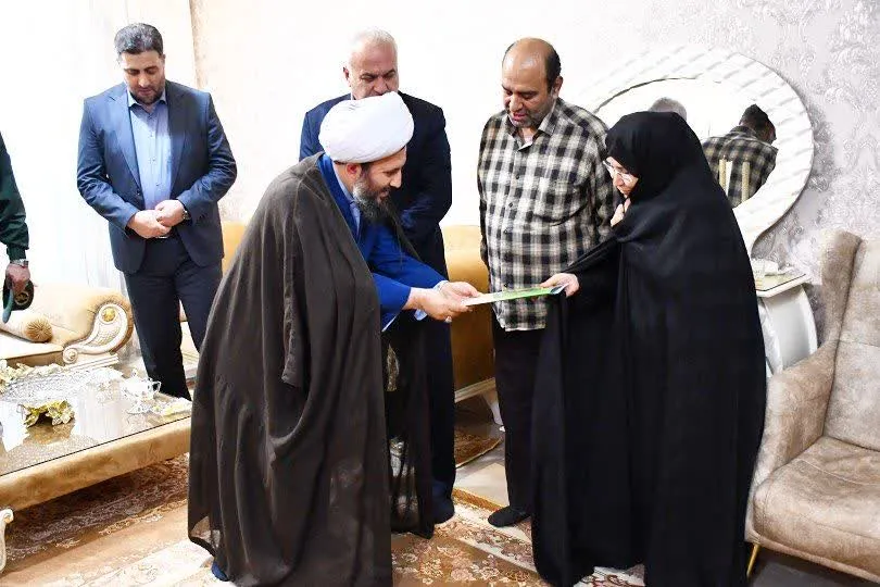دیدار امام جمعه شهرستان خوی با خانواده معظم شهید داود شهاب