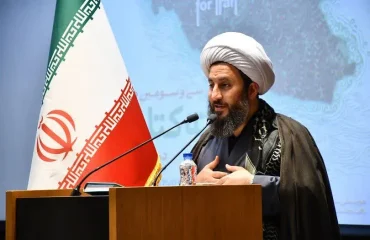 یادواره ۲۴شهید روحانی و بزرگداشت امامان جمعه فقید شهرستان خوی با حضور امام جمعه شهرستان خوی 🔹یادواره ۲۴ شهید روحانی و مراسم بزرگداشت امامین جمعه فقید شهرستان خوی، روز دوشنبه ۲۶ آبان‌ماه با حضور حجت‌الاسلام والمسلمین قاسم‌خانی، امام جمعه شهرستان خوی، جمعی از مسئولان، علما و اقشار مختلف مردم شهیدپرور این شهرستان با سخنرانی حجت الاسلام والمسلمین فیاضی، مسئول نمایندگی ولی فقیه در سپاه شهدای استان آذربایجان غربی در مسجد ملااحمد برگزار شد.