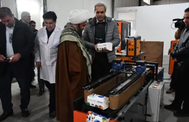 بازدید امام جمعه شهرستان خوی از واحد صنعتی بسته بندی دستمال کاغذی