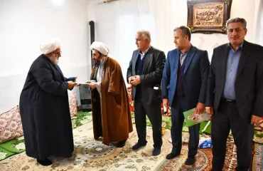 دیدار امام جمعه شهرستان خوی با خانواده معظم پاسدار شهید محمد رستم لو