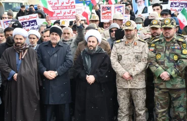 حضور امام جمعه شهرستان خوی در تجمع مردمی در محکومیت عناصر تروریستی و اغتشاشگر حضور امام جمعه شهرستان خوی در تجمع مردمی در محکومیت عناصر تروریستی و اغتشاشگر