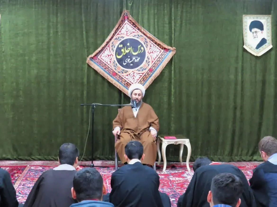 جلسه اخلاق به بیان امام جمعه شهرستان خوی در حوزه علمیه امام خمینی (ره)
