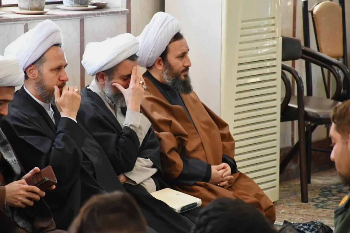 حضور امام جمعه شهرستان خوی در مراسم عزاداری و سخنرانی سالروز شهادت امام هادی (ع) در بقعه شیخ نوایی(ره)