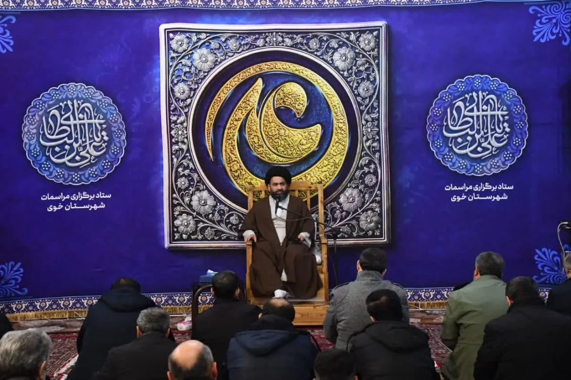 حضور امام جمعه شهرستان خوی در دومین شب از مراسم ولادت مولای متقیان امام علی(ع) و ششمین سالگرد شهادت حاج قاسم سلیمانی