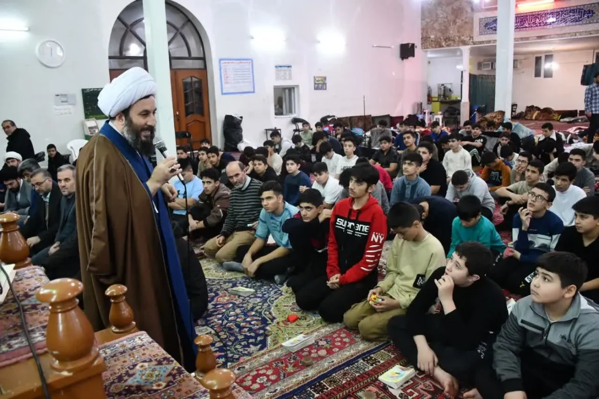 حضور امام جمعه شهرستان خوی در جمع معتکفین دانش‌آموزی مسجد شهید بهشتی