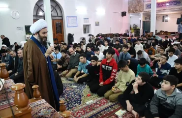 حضور امام جمعه شهرستان خوی در جمع معتکفین دانش‌آموزی مسجد شهید بهشتی