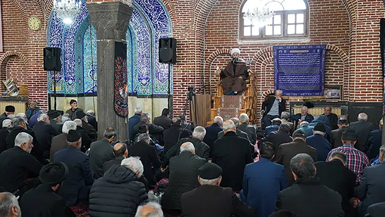 سخنرانی امام جمعه شهرستان خوی - 20 اسفند - مسجد سیدالشهداء (ع)